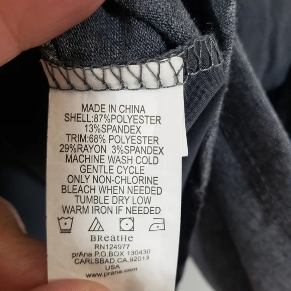 PRANA Ashlyn heather grey mixed media tab sleeve split 'V' neck hi low blouse - Picture 9 of 12